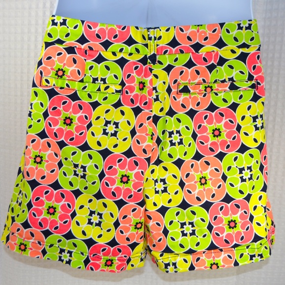 Crown & Ivy Floral Shorts Women’s Size 12 - Picture 6 of 7